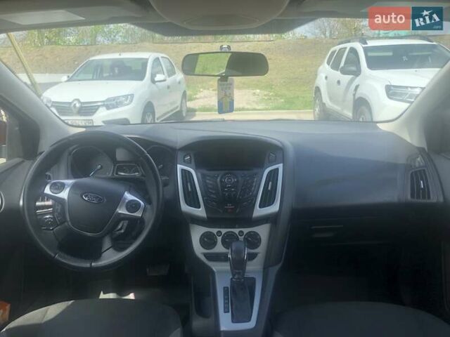 Красный Форд Фокус, объемом двигателя 2 л и пробегом 160 тыс. км за 6700 $, фото 16 на Automoto.ua