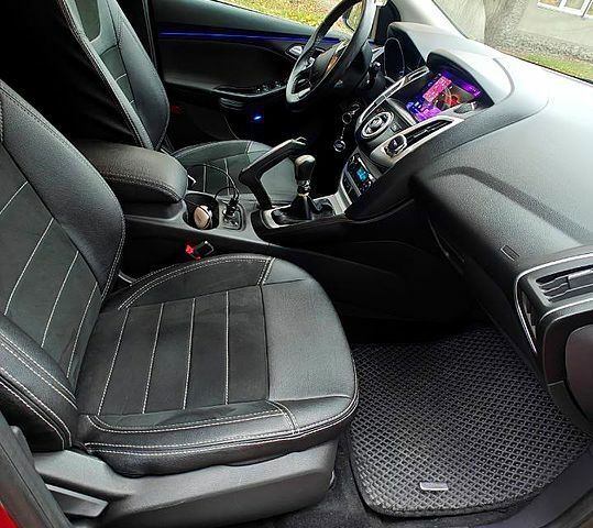 Красный Форд Фокус, объемом двигателя 1.6 л и пробегом 26 тыс. км за 13000 $, фото 7 на Automoto.ua