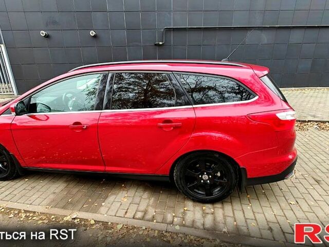 Красный Форд Фокус, объемом двигателя 1.6 л и пробегом 26 тыс. км за 13000 $, фото 5 на Automoto.ua
