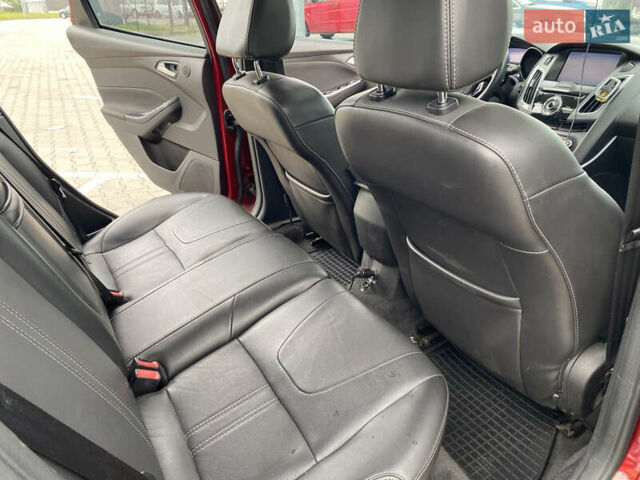 Червоний Форд Фокус, об'ємом двигуна 2 л та пробігом 151 тис. км за 8400 $, фото 14 на Automoto.ua