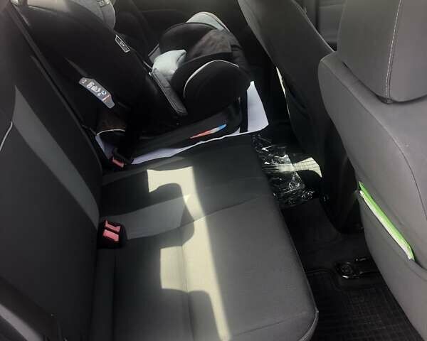 Красный Форд Фокус, объемом двигателя 2 л и пробегом 160 тыс. км за 6700 $, фото 14 на Automoto.ua