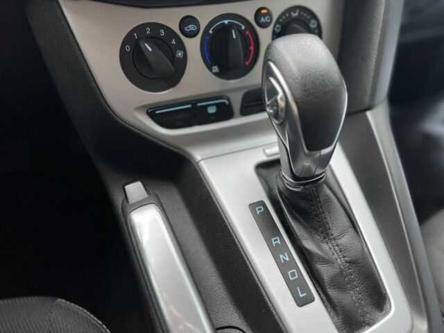 Форд Фокус 2013 у Черкасах на Automoto.ua Червоний Форд Фокус, об'ємом двигуна 2 л та пробігом 195 тис. км за 7200 $, фото 17 на Automoto.ua