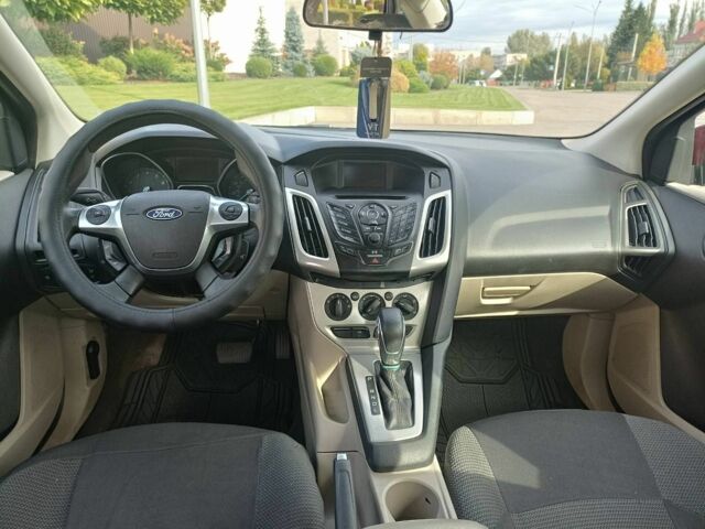 Форд Фокус 2013 в Запорожье на Automoto.ua Красный Форд Фокус, объемом двигателя 2 л и пробегом 194 тыс. км за 6500 $, фото 7 на Automoto.ua