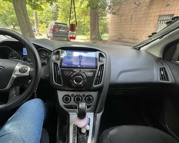 Красный Форд Фокус, объемом двигателя 2 л и пробегом 127 тыс. км за 7700 $, фото 15 на Automoto.ua