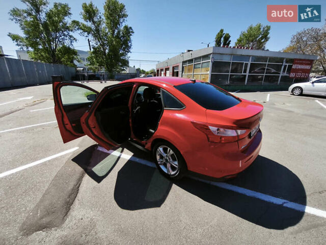 Форд Фокус 2013 у Одесі на Automoto.ua Червоний Форд Фокус, об'ємом двигуна 2 л та пробігом 140 тис. км за 7700 $, фото 17 на Automoto.ua