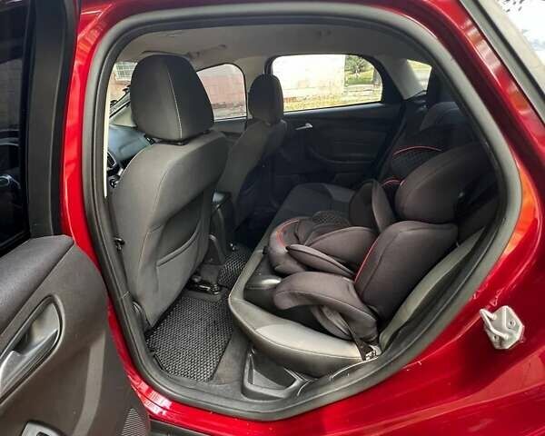 Красный Форд Фокус, объемом двигателя 2 л и пробегом 127 тыс. км за 7700 $, фото 13 на Automoto.ua