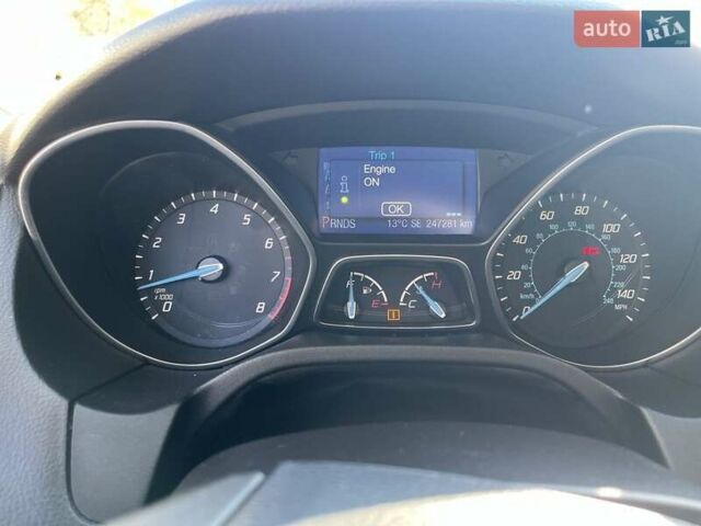 Красный Форд Фокус, объемом двигателя 2 л и пробегом 247 тыс. км за 7000 $, фото 7 на Automoto.ua