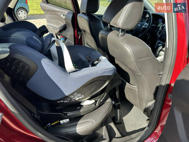 Червоний Форд Фокус, об'ємом двигуна 2 л та пробігом 165 тис. км за 7100 $, фото 24 на Automoto.ua