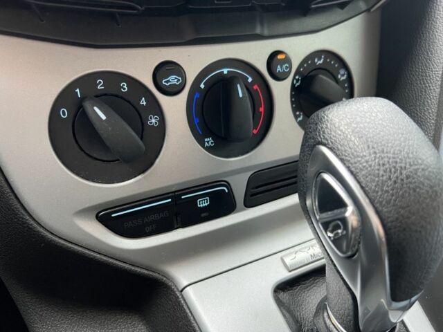 Форд Фокус 2013 у Черкасах на Automoto.ua Червоний Форд Фокус, об'ємом двигуна 2 л та пробігом 195 тис. км за 7200 $, фото 19 на Automoto.ua