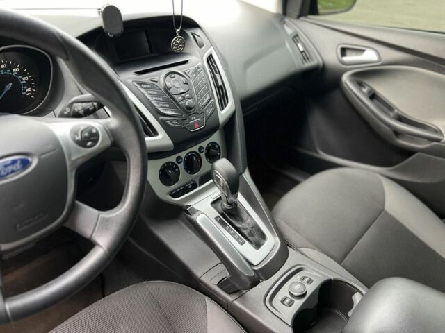 Форд Фокус 2013 у Черкасах на Automoto.ua Червоний Форд Фокус, об'ємом двигуна 2 л та пробігом 195 тис. км за 7200 $, фото 18 на Automoto.ua