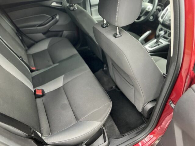 Форд Фокус 2013 у Черкасах на Automoto.ua Червоний Форд Фокус, об'ємом двигуна 2 л та пробігом 195 тис. км за 7200 $, фото 20 на Automoto.ua