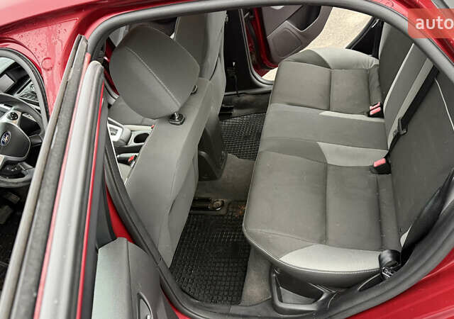 Червоний Форд Фокус, об'ємом двигуна 2 л та пробігом 139 тис. км за 8159 $, фото 17 на Automoto.ua