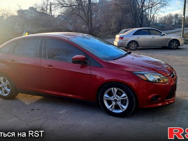 Форд Фокус 2013 у Дніпро (Дніпропетровську) на Automoto.ua Червоний Форд Фокус, об'ємом двигуна 2 л та пробігом 132 тис. км за 9100 $, фото 5 на Automoto.ua