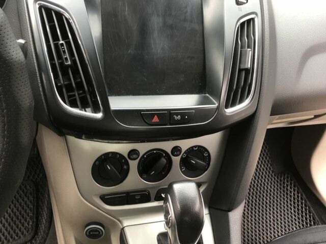 Красный Форд Фокус, объемом двигателя 2 л и пробегом 316 тыс. км за 6699 $, фото 14 на Automoto.ua