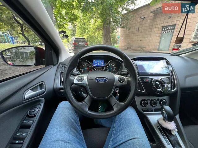 Красный Форд Фокус, объемом двигателя 2 л и пробегом 127 тыс. км за 7700 $, фото 16 на Automoto.ua