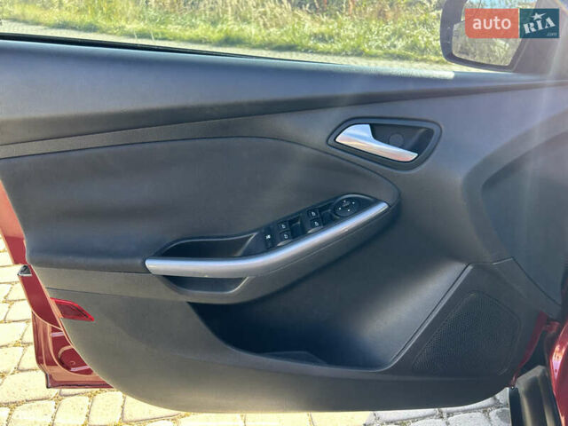 Червоний Форд Фокус, об'ємом двигуна 2 л та пробігом 165 тис. км за 7100 $, фото 20 на Automoto.ua