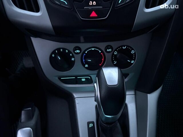 Червоний Форд Фокус, об'ємом двигуна 2 л та пробігом 166 тис. км за 7790 $, фото 25 на Automoto.ua