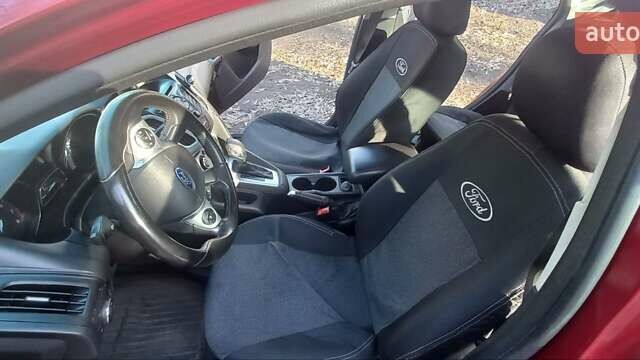 Красный Форд Фокус, объемом двигателя 2 л и пробегом 150 тыс. км за 8000 $, фото 10 на Automoto.ua