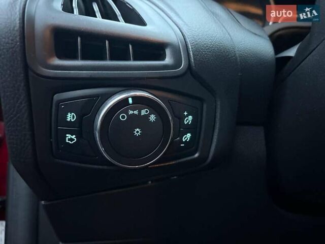 Червоний Форд Фокус, об'ємом двигуна 2 л та пробігом 166 тис. км за 7790 $, фото 18 на Automoto.ua