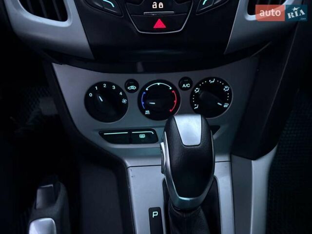 Червоний Форд Фокус, об'ємом двигуна 2 л та пробігом 166 тис. км за 7790 $, фото 25 на Automoto.ua