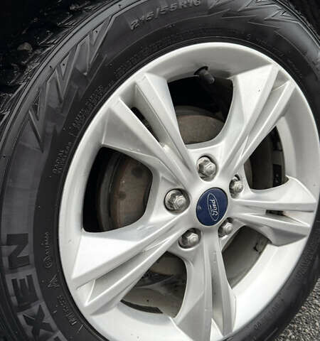 Червоний Форд Фокус, об'ємом двигуна 2 л та пробігом 139 тис. км за 8159 $, фото 21 на Automoto.ua