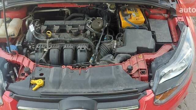 Красный Форд Фокус, объемом двигателя 2 л и пробегом 100 тыс. км за 7700 $, фото 11 на Automoto.ua