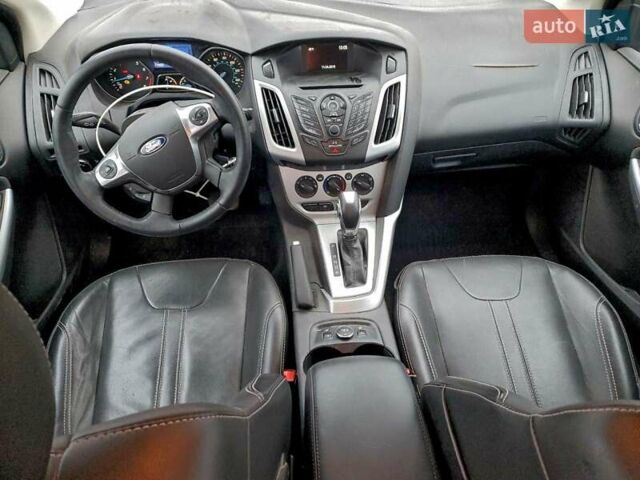 Красный Форд Фокус, объемом двигателя 2 л и пробегом 102 тыс. км за 999 $, фото 7 на Automoto.ua