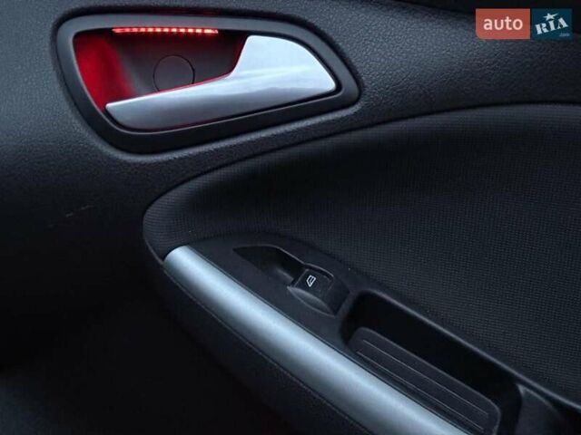 Червоний Форд Фокус, об'ємом двигуна 2 л та пробігом 166 тис. км за 7790 $, фото 33 на Automoto.ua