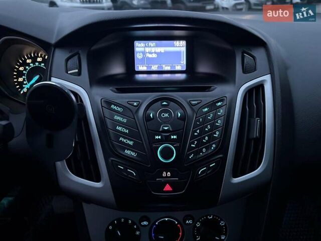 Червоний Форд Фокус, об'ємом двигуна 2 л та пробігом 166 тис. км за 7790 $, фото 24 на Automoto.ua