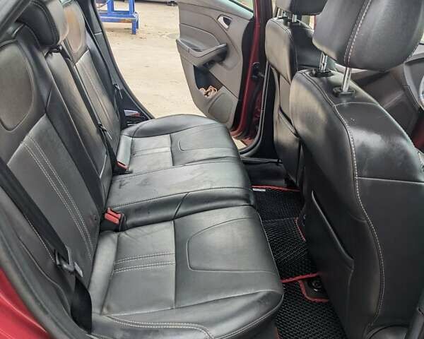 Красный Форд Фокус, объемом двигателя 2 л и пробегом 201 тыс. км за 7650 $, фото 21 на Automoto.ua