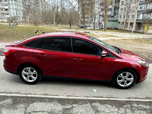 Форд Фокус 2013 у Дніпро (Дніпропетровську) на Automoto.ua Червоний Форд Фокус, об'ємом двигуна 2 л та пробігом 132 тис. км за 9100 $, фото 8 на Automoto.ua