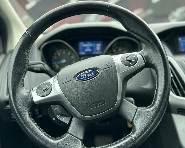 Красный Форд Фокус, объемом двигателя 2 л и пробегом 146 тыс. км за 8200 $, фото 18 на Automoto.ua