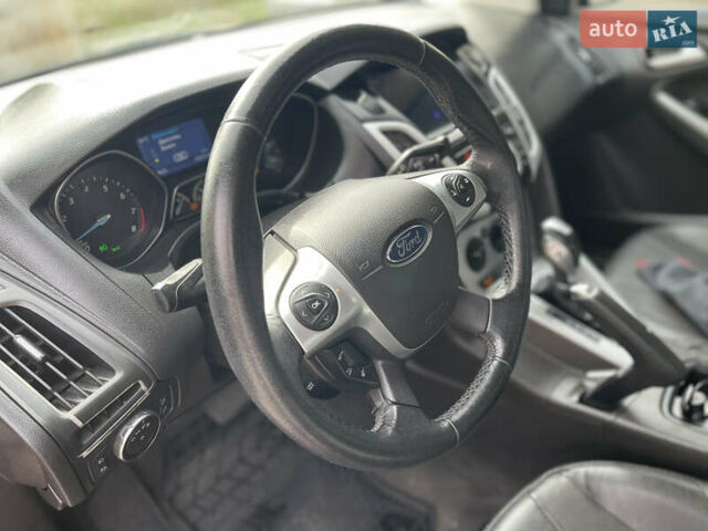 Красный Форд Фокус, объемом двигателя 2 л и пробегом 206 тыс. км за 6500 $, фото 13 на Automoto.ua