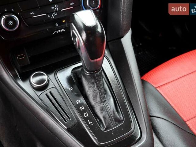 Червоний Форд Фокус, об'ємом двигуна 2 л та пробігом 207 тис. км за 6999 $, фото 31 на Automoto.ua