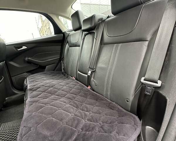 Красный Форд Фокус, объемом двигателя 2 л и пробегом 146 тыс. км за 8200 $, фото 22 на Automoto.ua