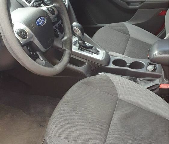 Червоний Форд Фокус, об'ємом двигуна 2 л та пробігом 190 тис. км за 6000 $, фото 8 на Automoto.ua