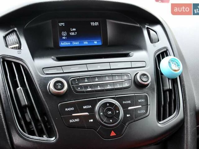 Червоний Форд Фокус, об'ємом двигуна 2 л та пробігом 207 тис. км за 6999 $, фото 33 на Automoto.ua