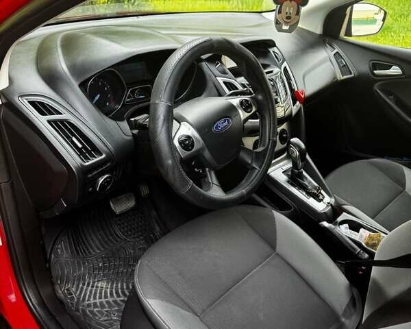 Форд Фокус 2014 в Тернополе на Automoto.ua Красный Форд Фокус, объемом двигателя 2 л и пробегом 200 тыс. км за 7600 $, фото 1 на Automoto.ua