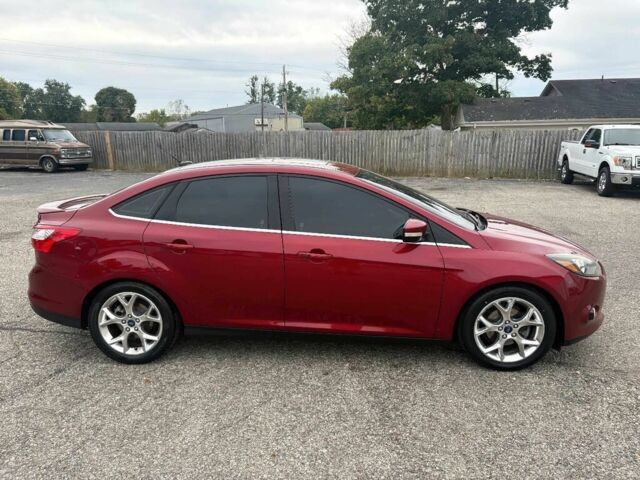 Червоний Форд Фокус, об'ємом двигуна 2 л та пробігом 89 тис. км за 8000 $, фото 5 на Automoto.ua