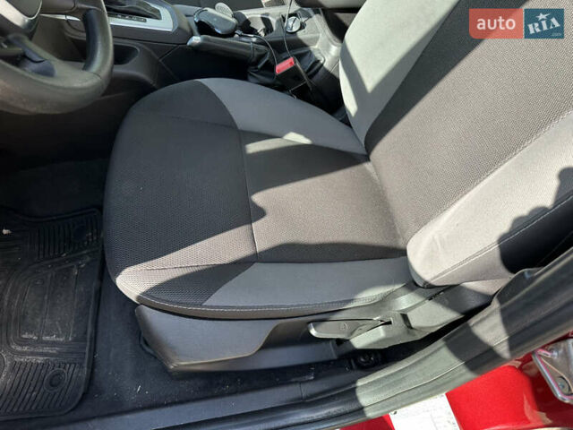 Красный Форд Фокус, объемом двигателя 2 л и пробегом 118 тыс. км за 7000 $, фото 7 на Automoto.ua