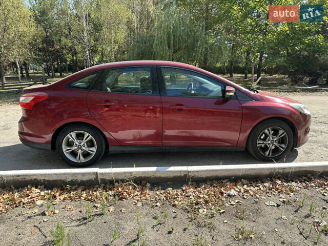 Красный Форд Фокус, объемом двигателя 2 л и пробегом 118 тыс. км за 7000 $, фото 2 на Automoto.ua