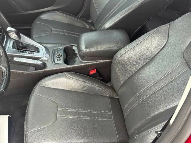 Червоний Форд Фокус, об'ємом двигуна 2 л та пробігом 89 тис. км за 8000 $, фото 6 на Automoto.ua