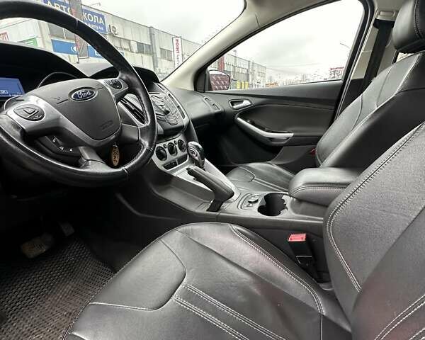 Красный Форд Фокус, объемом двигателя 2 л и пробегом 146 тыс. км за 8200 $, фото 16 на Automoto.ua