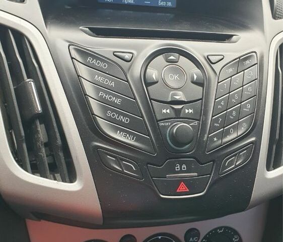 Червоний Форд Фокус, об'ємом двигуна 2 л та пробігом 190 тис. км за 6000 $, фото 14 на Automoto.ua