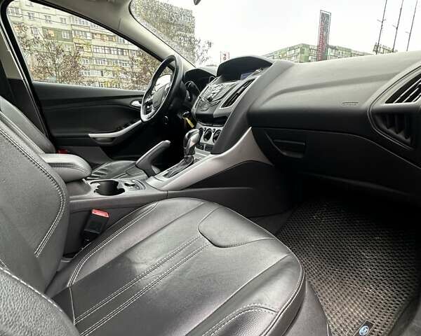 Красный Форд Фокус, объемом двигателя 2 л и пробегом 146 тыс. км за 8200 $, фото 25 на Automoto.ua