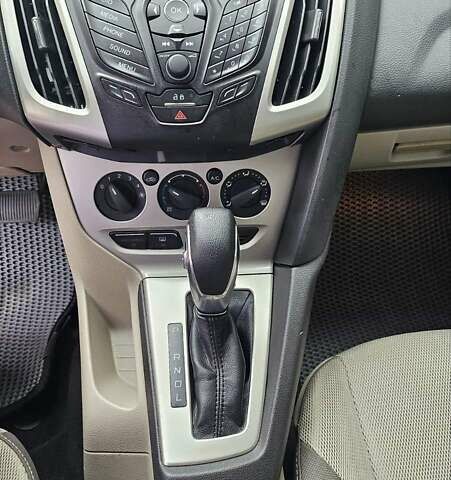 Червоний Форд Фокус, об'ємом двигуна 2 л та пробігом 130 тис. км за 7200 $, фото 11 на Automoto.ua