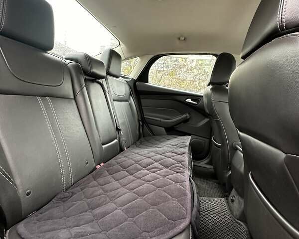 Красный Форд Фокус, объемом двигателя 2 л и пробегом 146 тыс. км за 8200 $, фото 24 на Automoto.ua