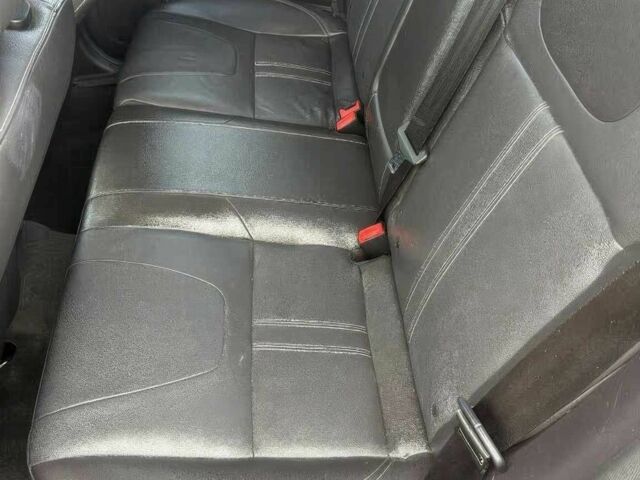 Красный Форд Фокус, объемом двигателя 2 л и пробегом 80 тыс. км за 3600 $, фото 10 на Automoto.ua