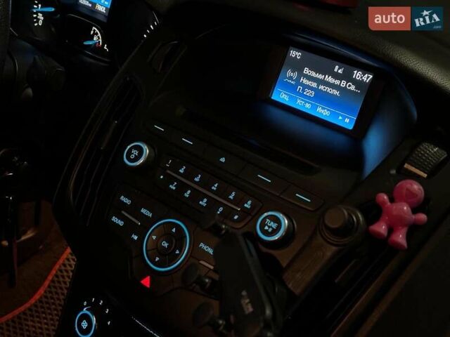 Червоний Форд Фокус, об'ємом двигуна 2 л та пробігом 162 тис. км за 9490 $, фото 20 на Automoto.ua