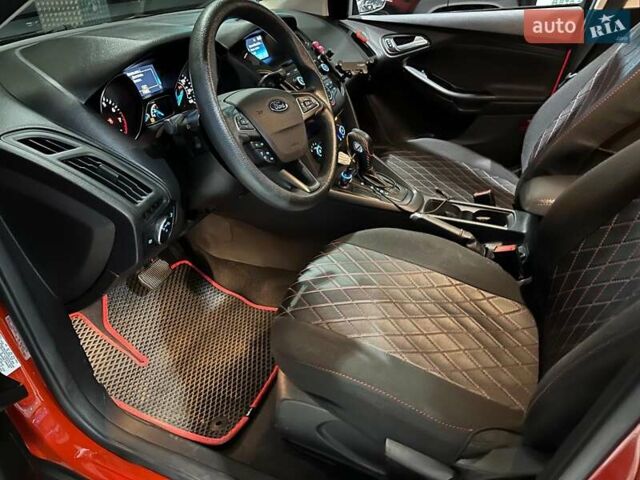 Червоний Форд Фокус, об'ємом двигуна 2 л та пробігом 162 тис. км за 9490 $, фото 7 на Automoto.ua